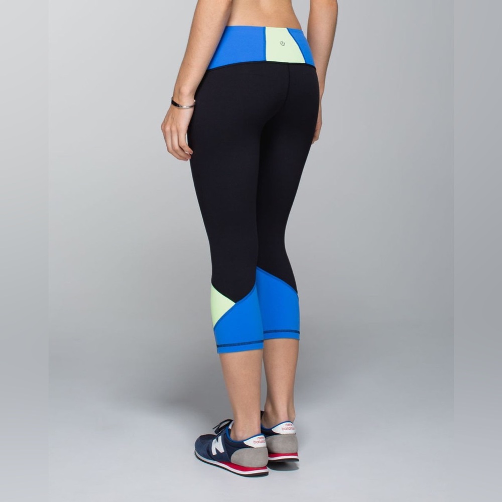 Lululemon Embody Crop Full-on Luon